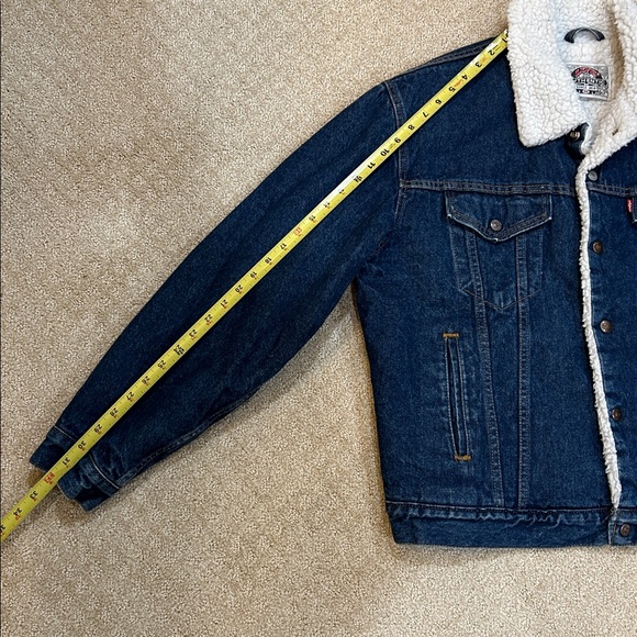 Vintage 80’s Levi's Men's Trucker 3 Denim Jacket with White Sherpa Lining - Picture 11 of 11
